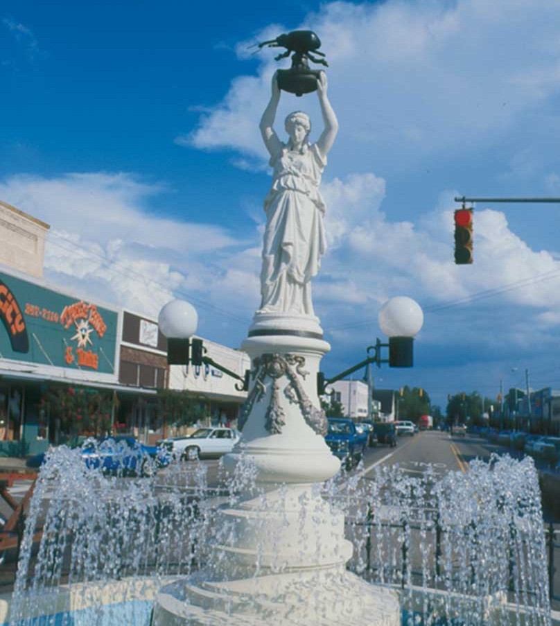 Weird Landmarks You'll Want to Visit - Boll Weevil Monument, Alabama